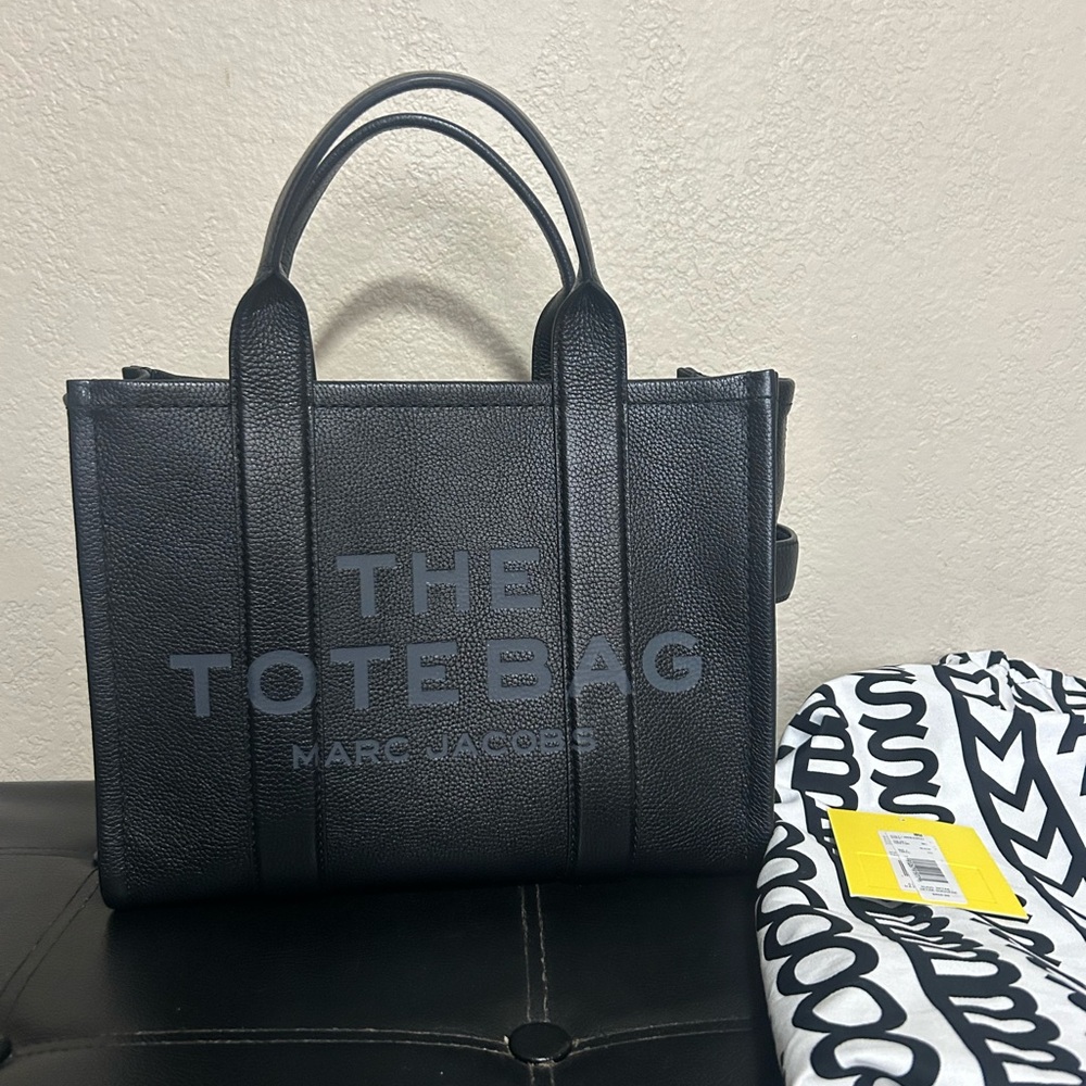 Marc Jacobs Leather Medium The Tote Bag